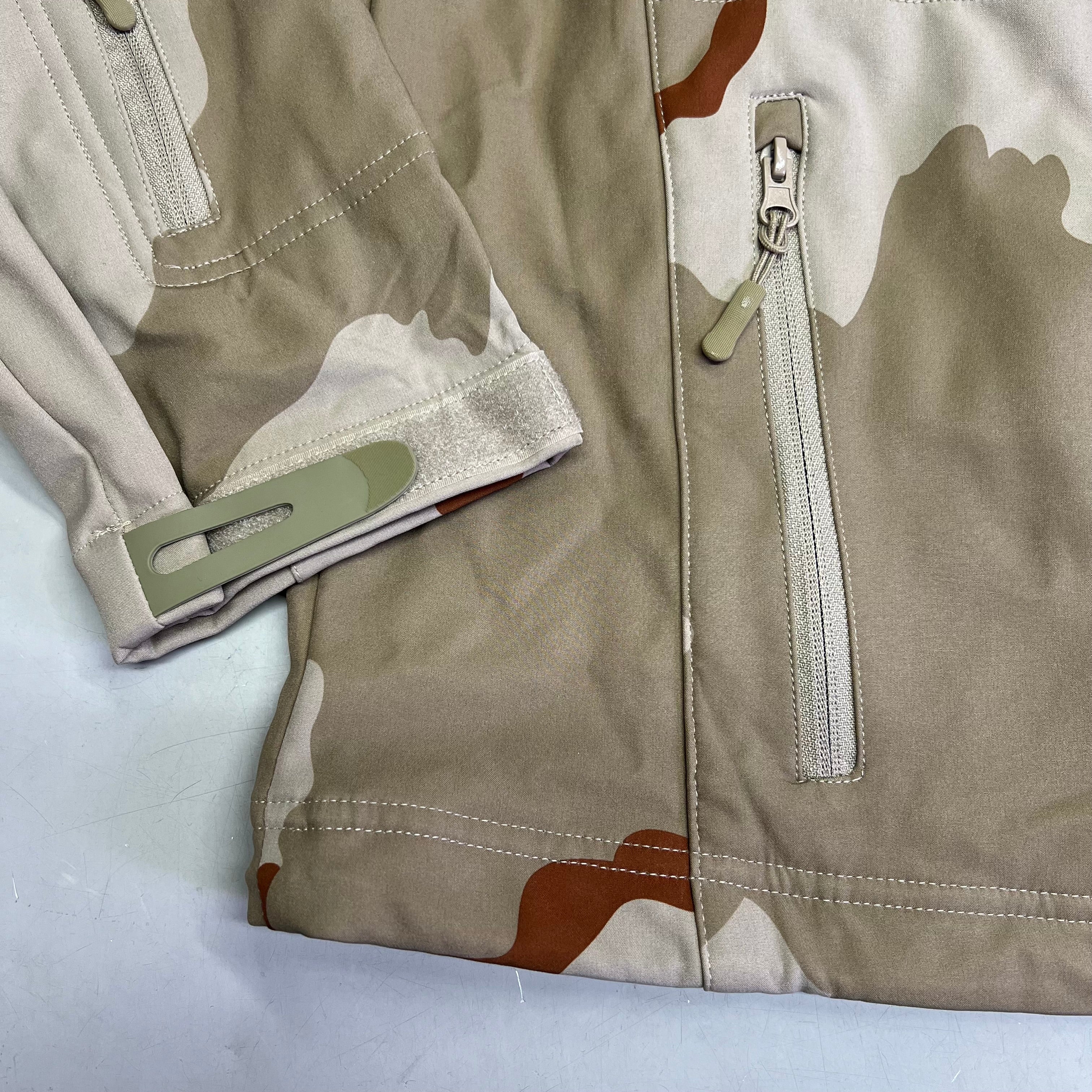 SHARK SKIN SOFT SHELL Coat Patch On Arm & Chest Men's Sz XL Khaki Camo
